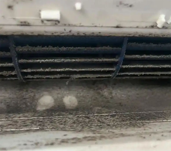 穆棱空调吹的风有股烧焦味是怎么回事